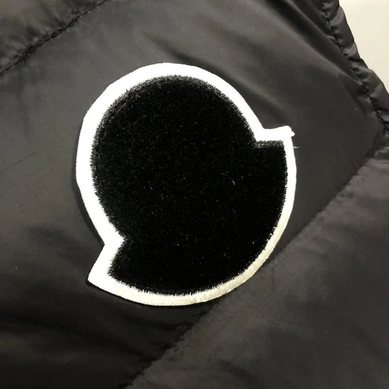 欲しい♡超限定♪ モンクレール コピー フード付 ダウンベスト SGSEEC211