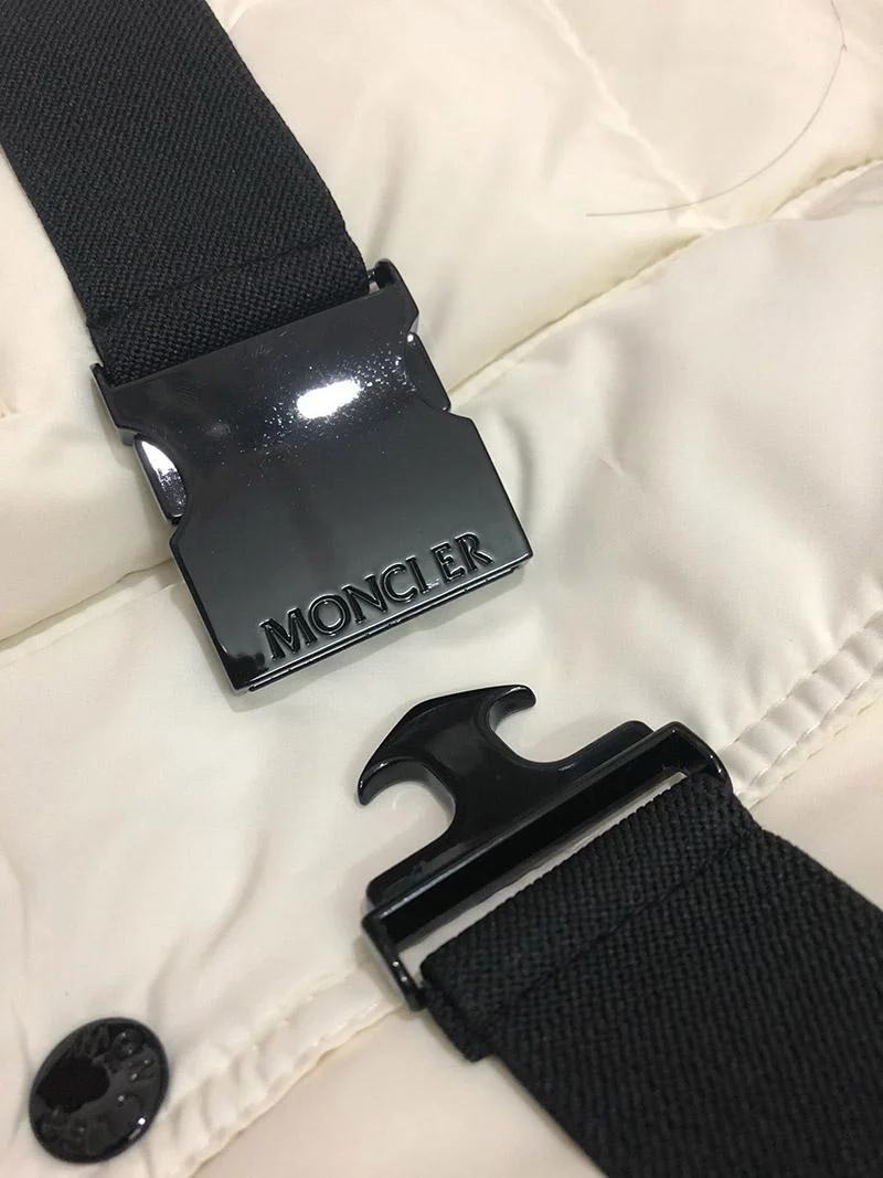 関税負担なし モンクレール 偽物 HUDSON ロングスタイル ファー付きダウン moq71130