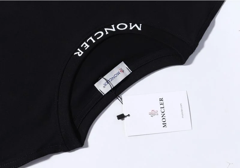 大人気!モンクレール カフスロゴ付き Tシャツ 偽物 2色 moc99123
