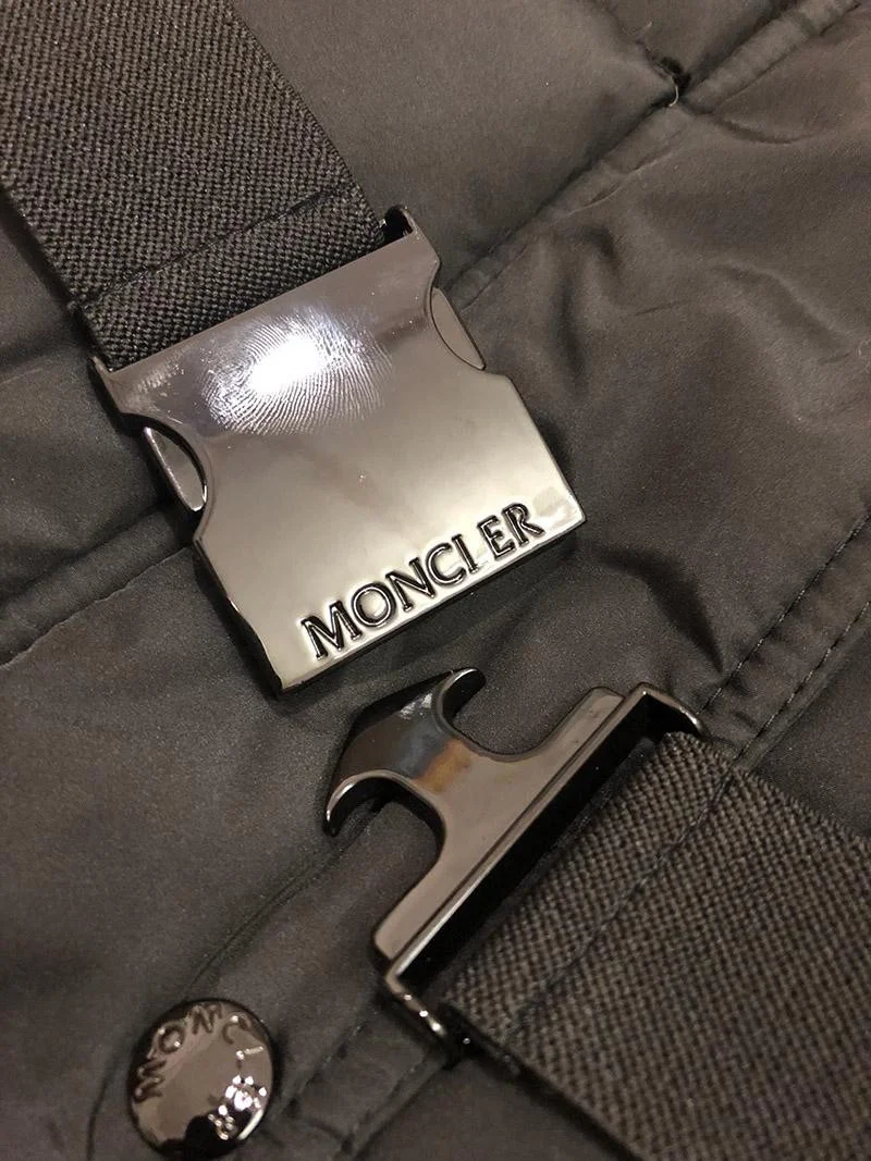 超希少!モンクレール コピー ファー付き フード付 ダウンジャケット mod71584