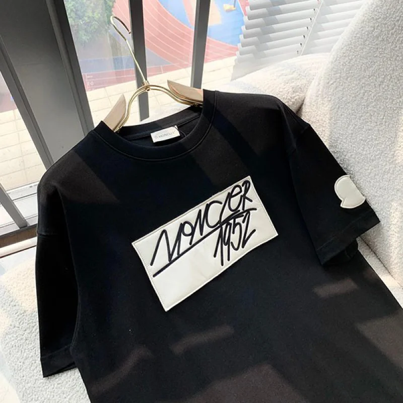 すぐ届 モンクレール 1952 ロゴパッチ 半袖Tシャツ コピー 2色 mod98820
