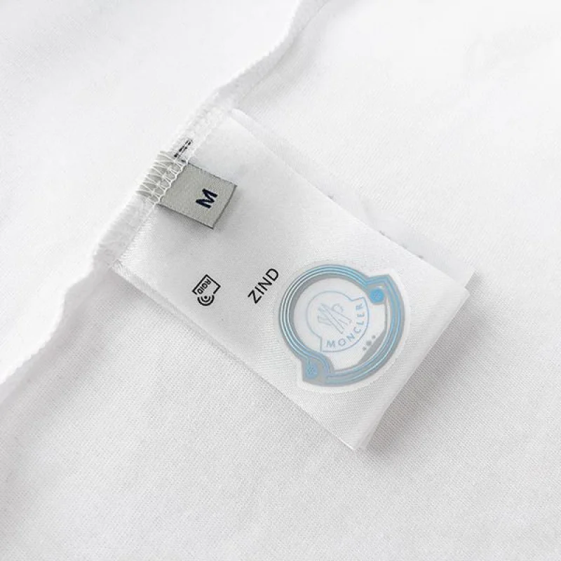 最安値挑戦 モンクレール コットンロゴプリント Tシャツ mof90344