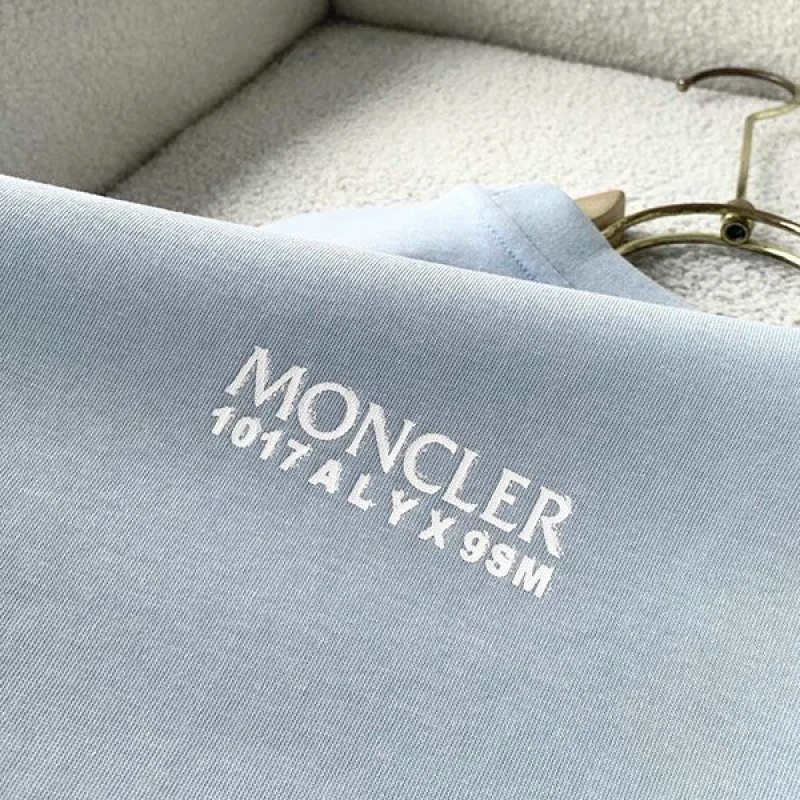 定番 モンクレール レディース ロゴプリント 偽物 Tシャツ mof92602