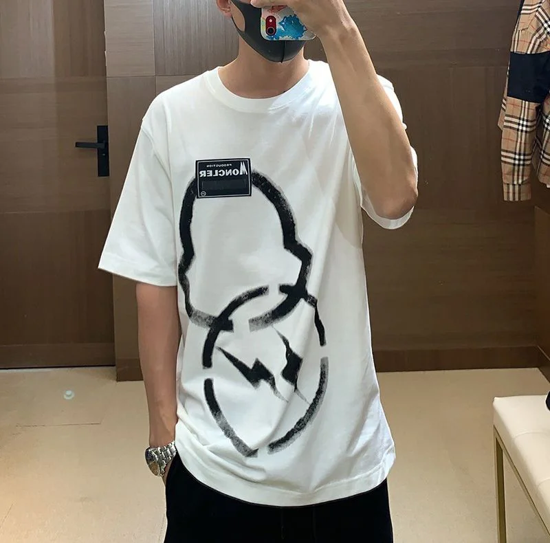 新作モンクレールジーニアス 偽物★GENIUS FRAGMENTコラボ スプレーロゴTシャツ 藤原ヒロシ moi77942