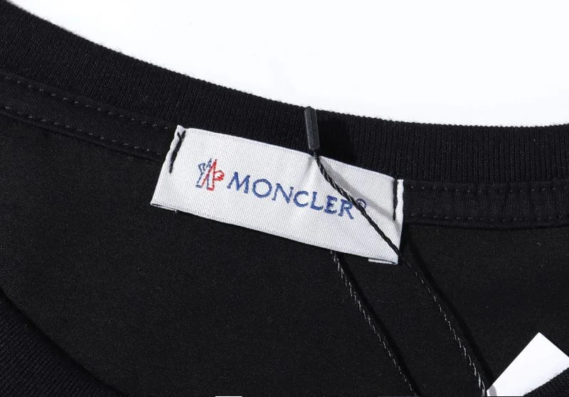 世界中で大人気♪モンクレール ダブルロゴ入りTシャツ コピー 2色 mok37227
