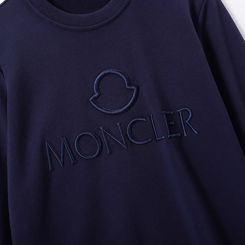 【日本未発売】モンクレール 偽物★エンボスロゴ入スウェットシャツ mol15879