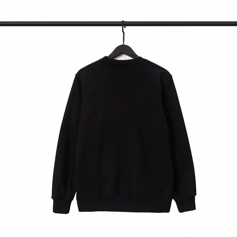【日本未発売】モンクレール 偽物★エンボスロゴ入スウェットシャツ mol15879