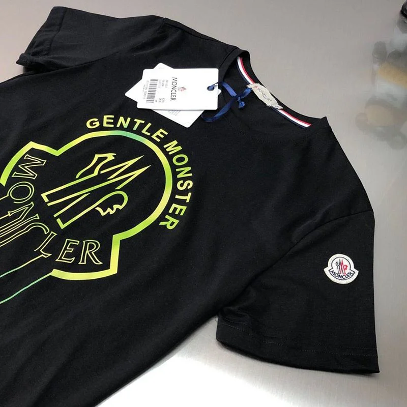 希少色モンクレール ロゴ コットン Tシャツ 偽物 ブラック mol32091