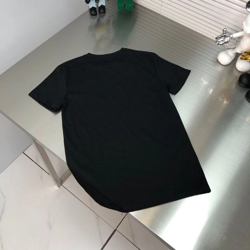 希少色モンクレール ロゴ コットン Tシャツ 偽物 ブラック mol32091