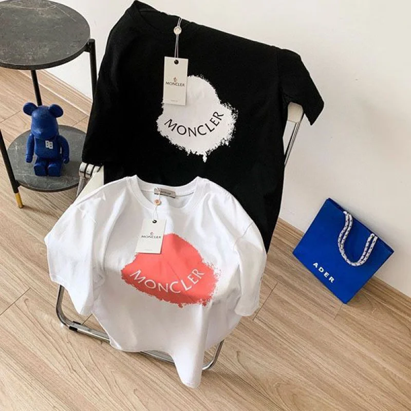稀少 モンクレール クルーネック プリント刺しゅうロゴTシャツ mol49237