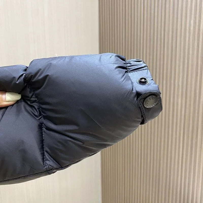 超希少!モンクレール ショート丈ダウンジャケット コピー mol68140