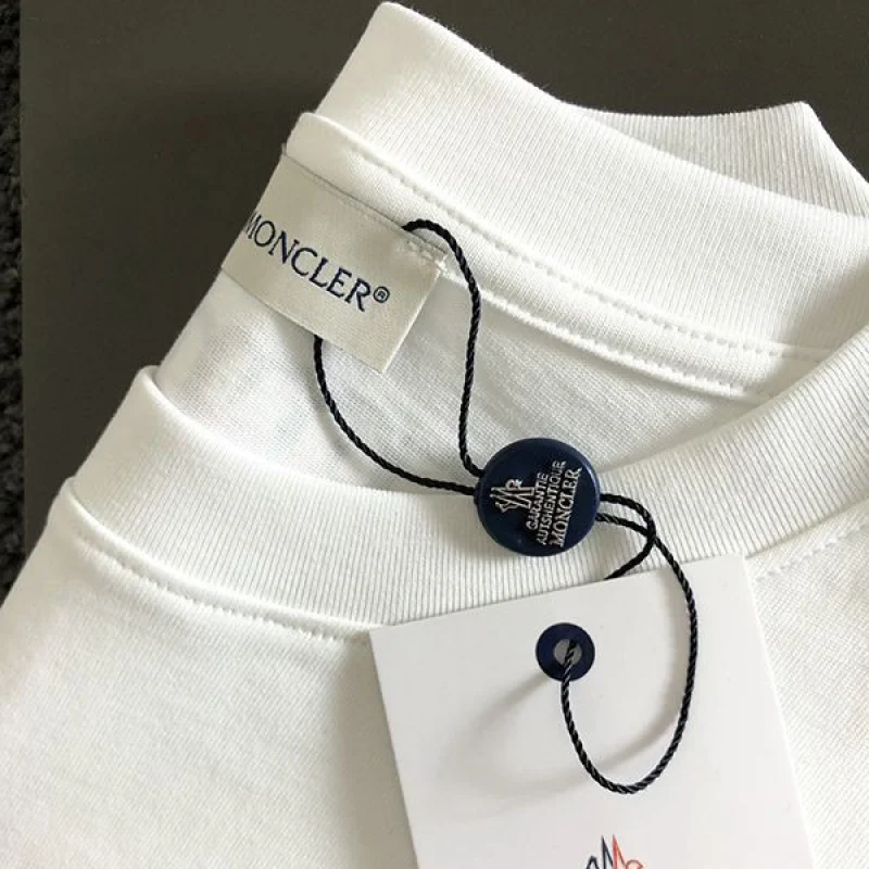《大人気》モンクレール ロゴ コットン 半袖 Tシャツ コピー mol87018