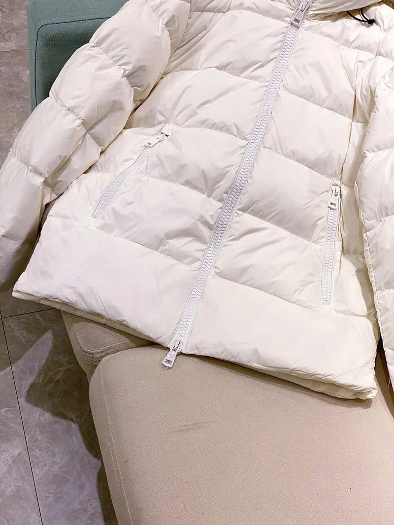 目を惹くカラー モンクレール 偽物 ユニセックス フード付 ダウン mop86541