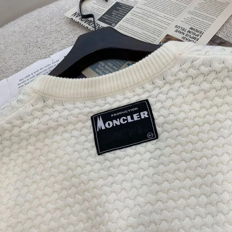 希少色 モンクレール ニットクロップドカーディガン 偽物 mop99649