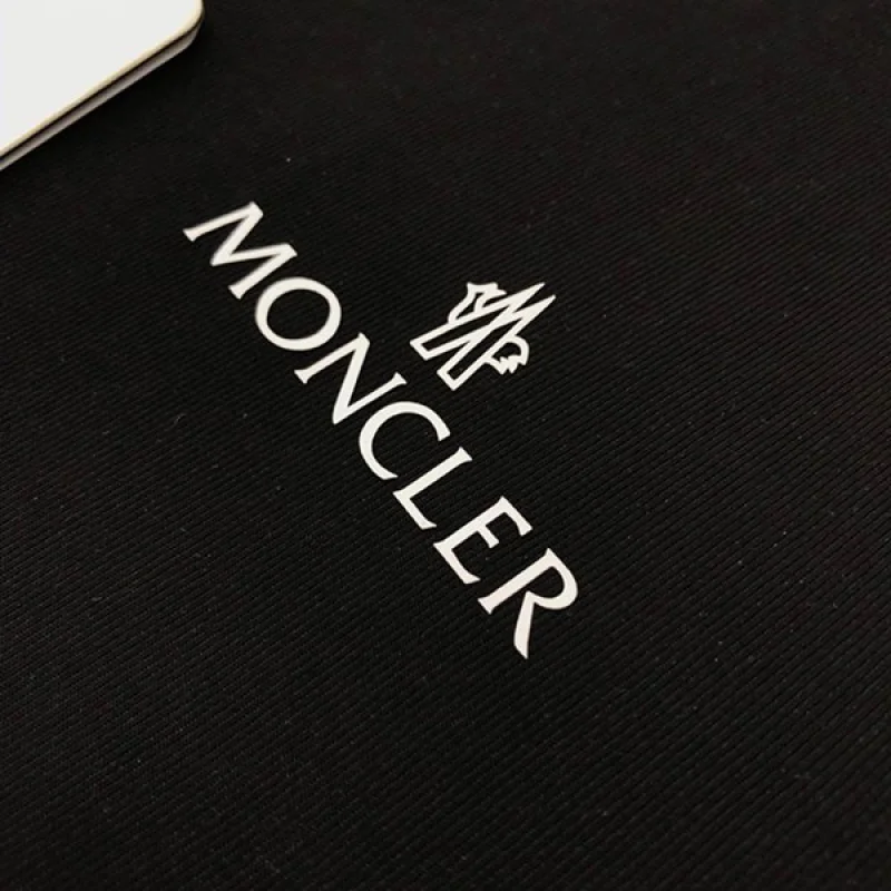 モンクレール ジップアップ スウェット パーカー 偽物 mou65907