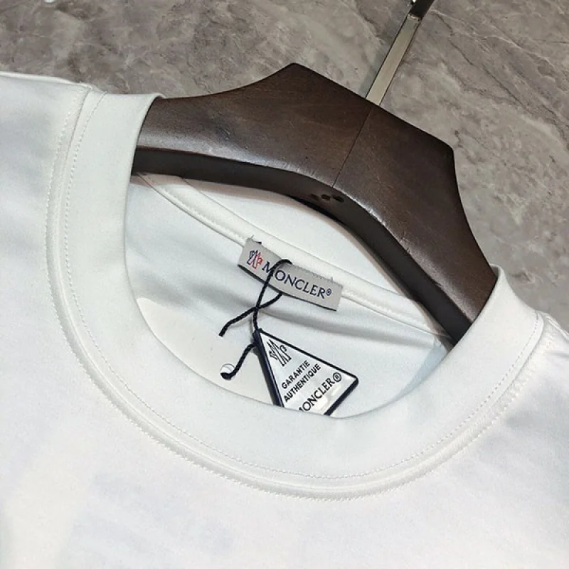 春夏新作 モンクレール ロゴマークTシャツ 偽物 mov08058