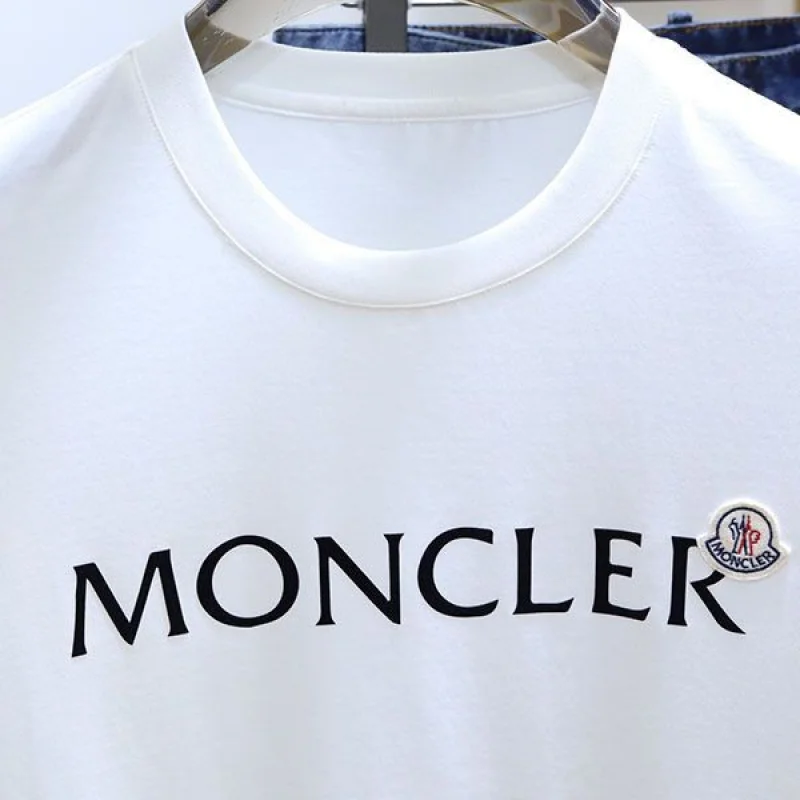 目を惹くカラー モンクレール Tシャツ コピー 半袖 クルーネック ロゴ mov84857