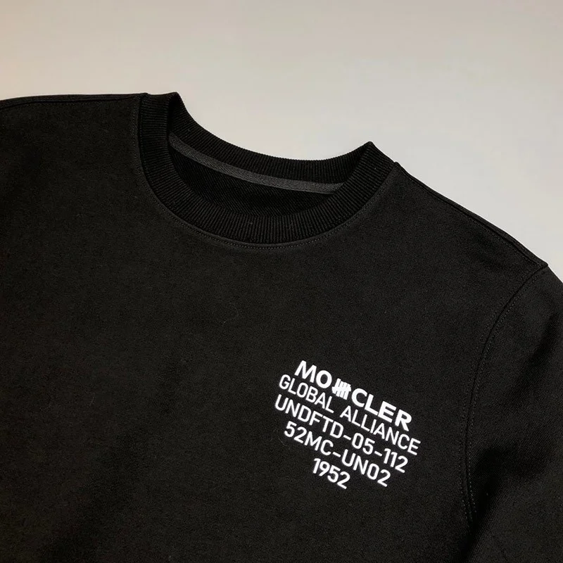 春もの新作 モンクレール スウェット 偽物 スパンコール ロゴ シャツ moz78889