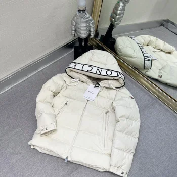 モンクレール Cardereショートダウンジャケット コピー H20911A0