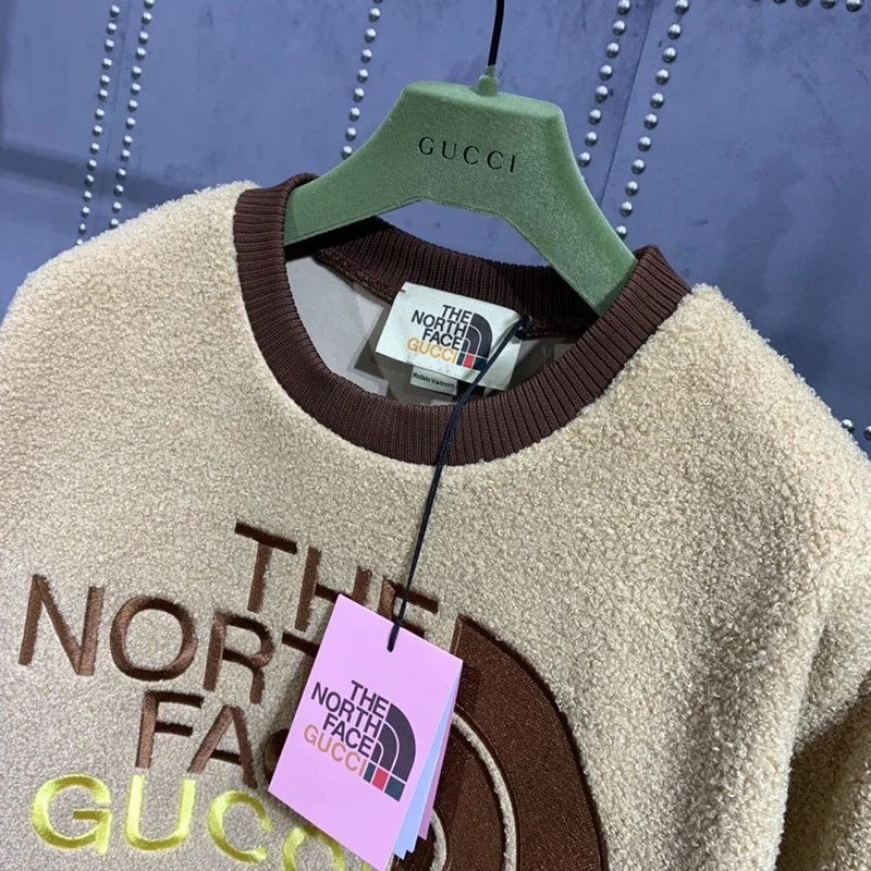 希少色 グッチ x ノースフェイス 偽物★ロゴフェイクファースエット プルオーバー Noa83633