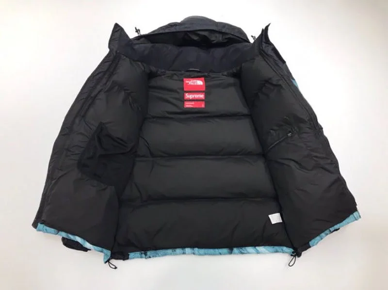 暖かい服装 シュプリーム x ザノースフェイス 自由の女神 マウンテンコピー ジャケット Noe30797