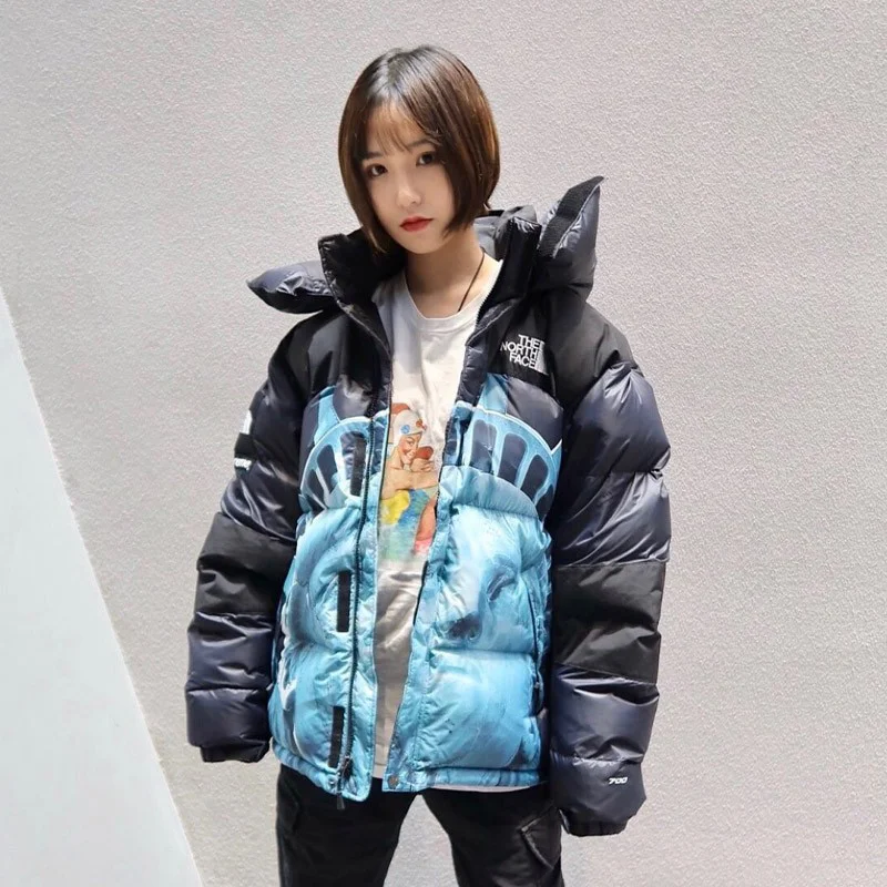 暖かい服装 シュプリーム x ザノースフェイス 自由の女神 マウンテンコピー ジャケット Noe30797