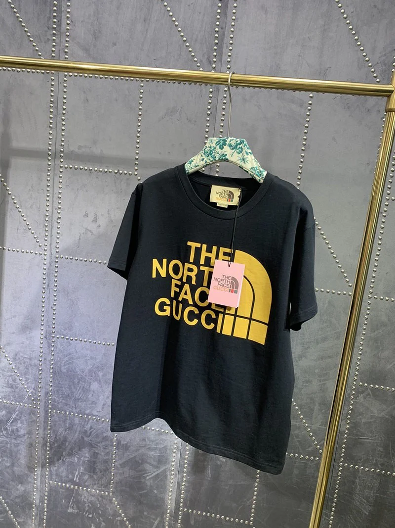 大人気!グッチ×ノースフェイス コラボ★スペシャルロゴTシャツ スーパーコピー Nom09810