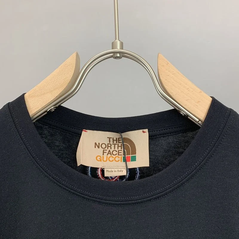 関税負担なしグッチ×ノースフェイス 偽物 コラボ★スペシャルロゴTシャツ Nop62440