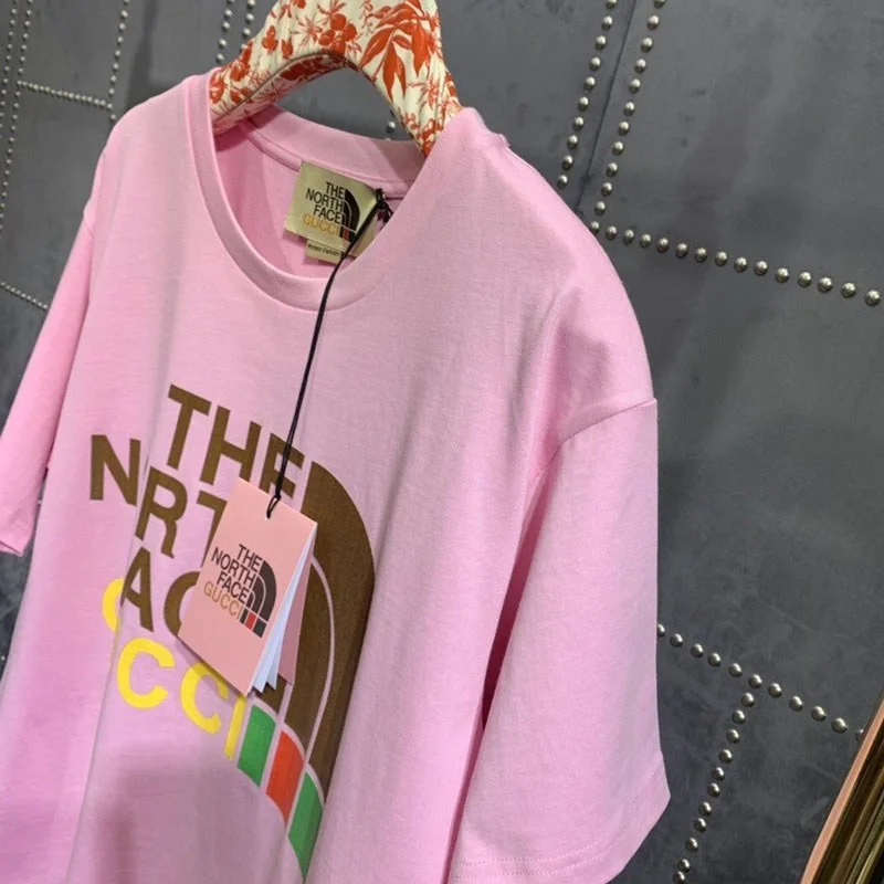 送料込 グッチ×ノースフェイス コラボ★スペシャルロゴTシャツ 偽物 Nos37786