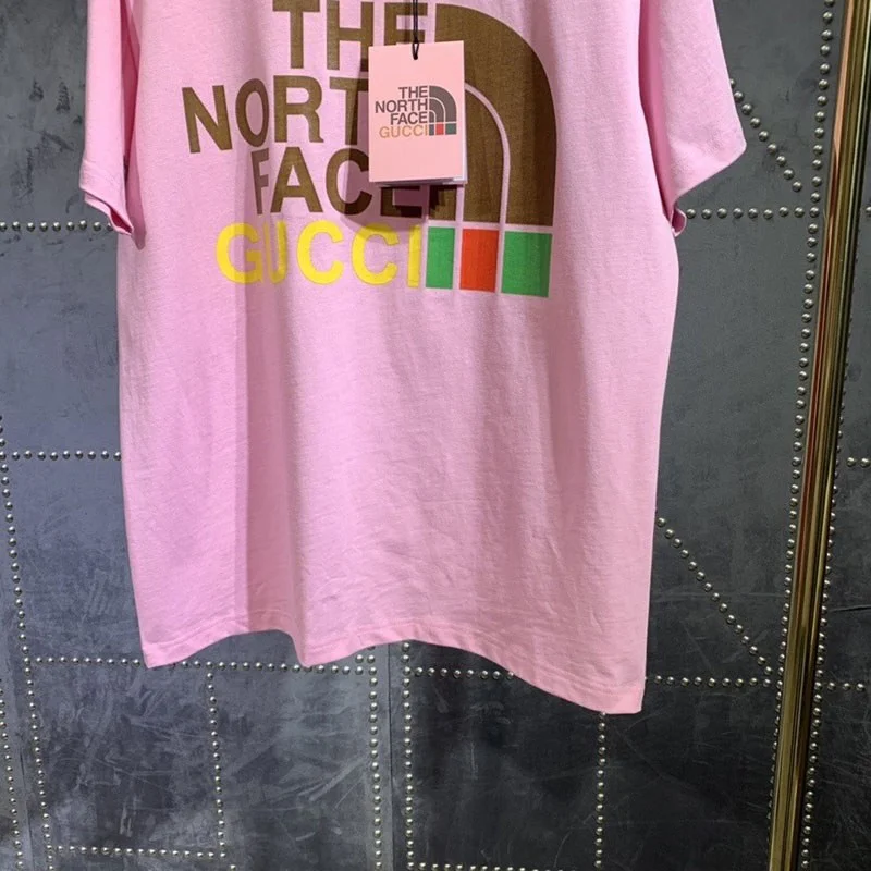 送料込 グッチ×ノースフェイス コラボ★スペシャルロゴTシャツ 偽物 Nos37786