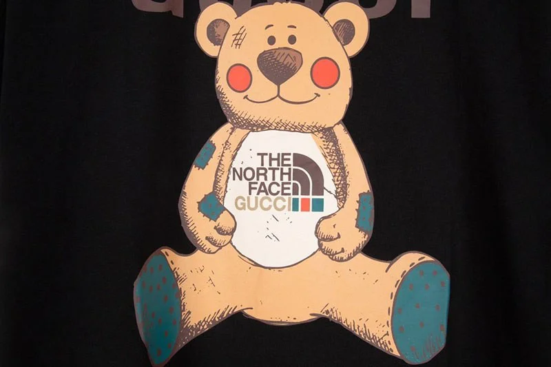 送料込 グッチ×ノースフェイス テディベア 偽物 コラボ★スペシャルロゴTシャツ Nov74493