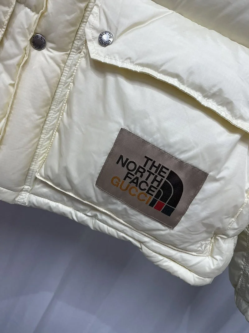 送料込 グッチ ノースフェイス 偽物 ナイロンダウン Nox42122