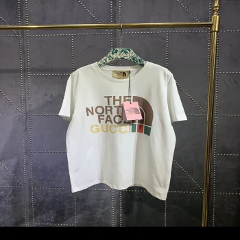 日本未入荷 グッチ×ノースフェイス コラボ★スペシャルロゴTシャツ コピー Noi26522