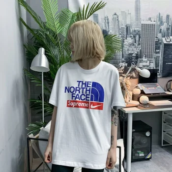 入手困難 シュプリーム xノースフェイス x ナイキ コラボ★スペシャルロゴTシャツ Nom85360