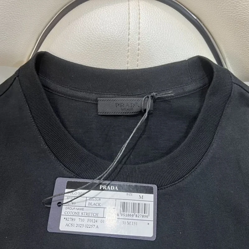 プラダ ロゴTシャツ ポケット付半袖 偽物 お洒落に♪ pud85032
