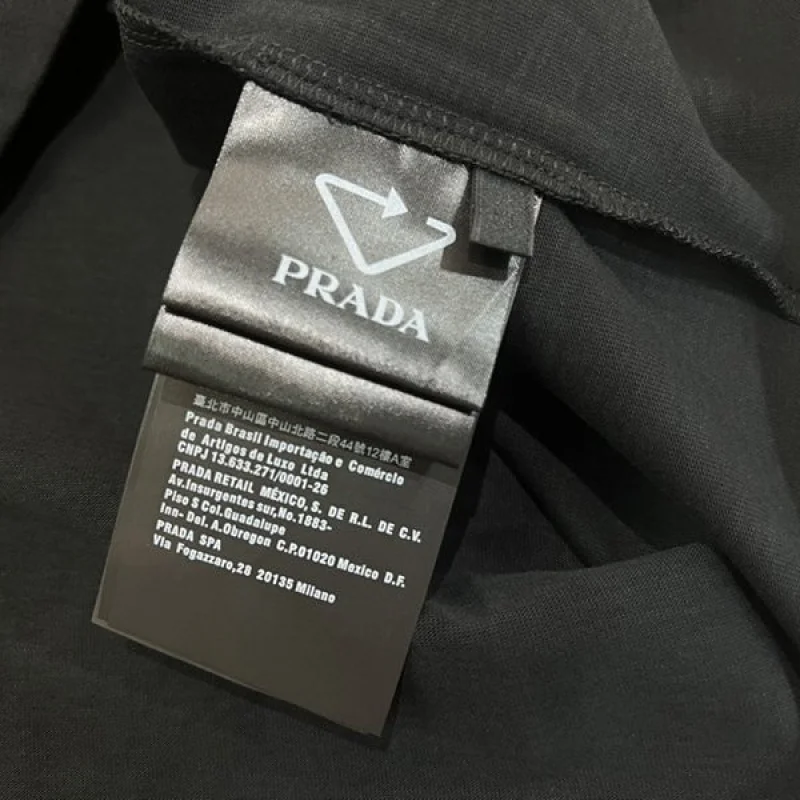プラダ ロゴTシャツ ポケット付半袖 偽物 お洒落に♪ pud85032