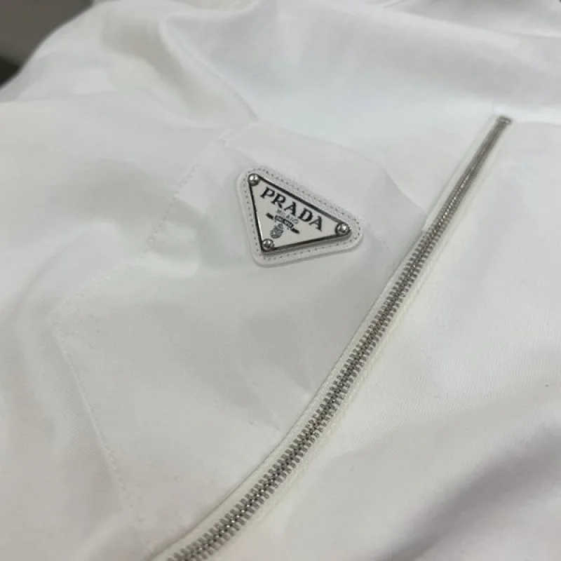 お洒落に♪プラダ 偽物 ロゴTシャツ ポケット付半袖 pue02325