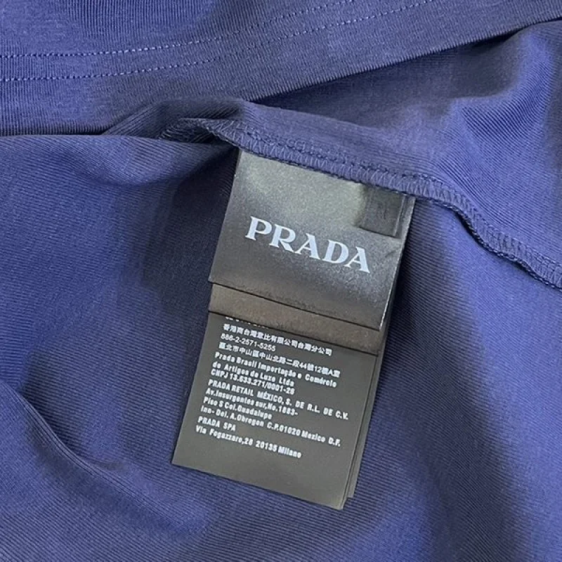 早い者勝ち♡プラダ ロゴパッチ Tシャツ 偽物 82834
