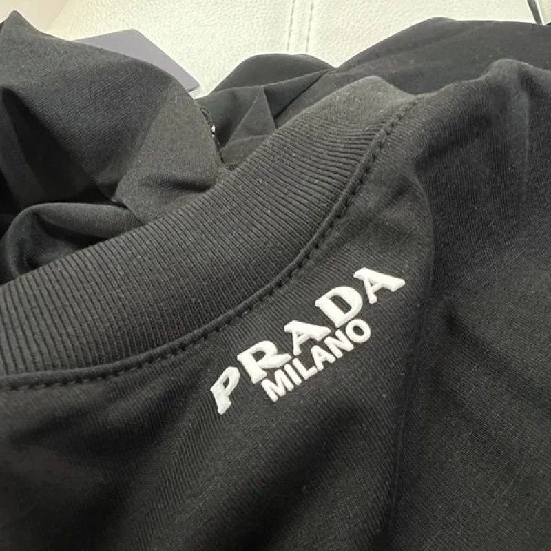 注目★プラダ ロゴTシャツ 偽物 ポケット付半袖 高品質♪♪♪ puj90324