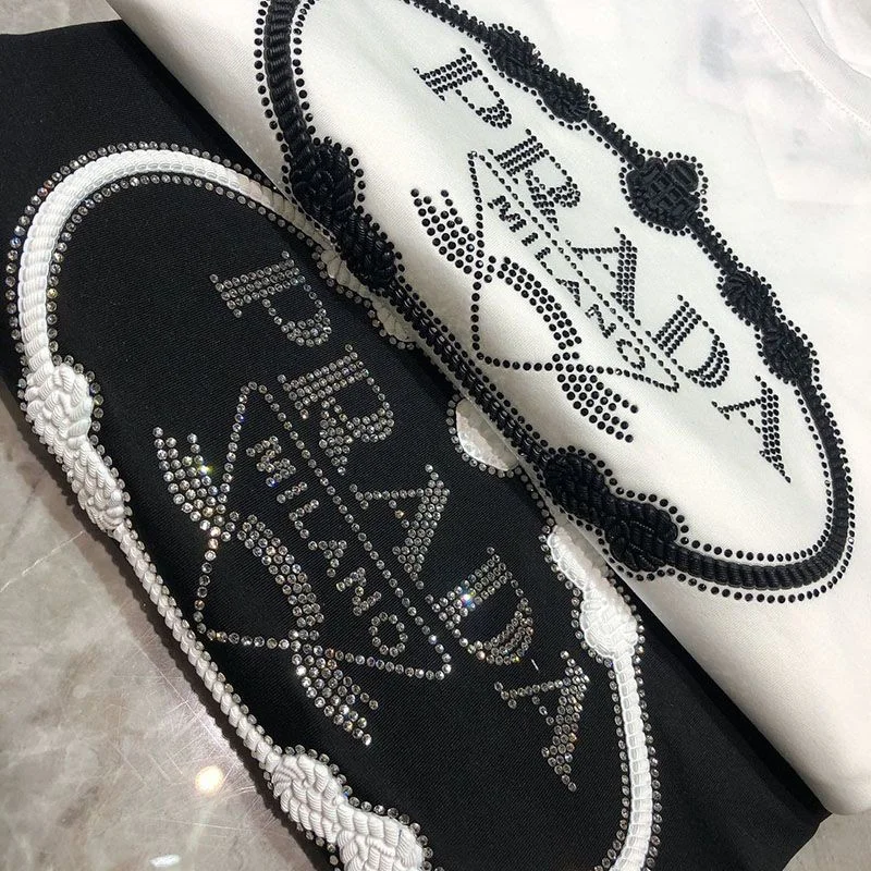 大人気!!新色プラダ ロゴTシャツ コピー ユニセックス ホワイト ブラック pua92336