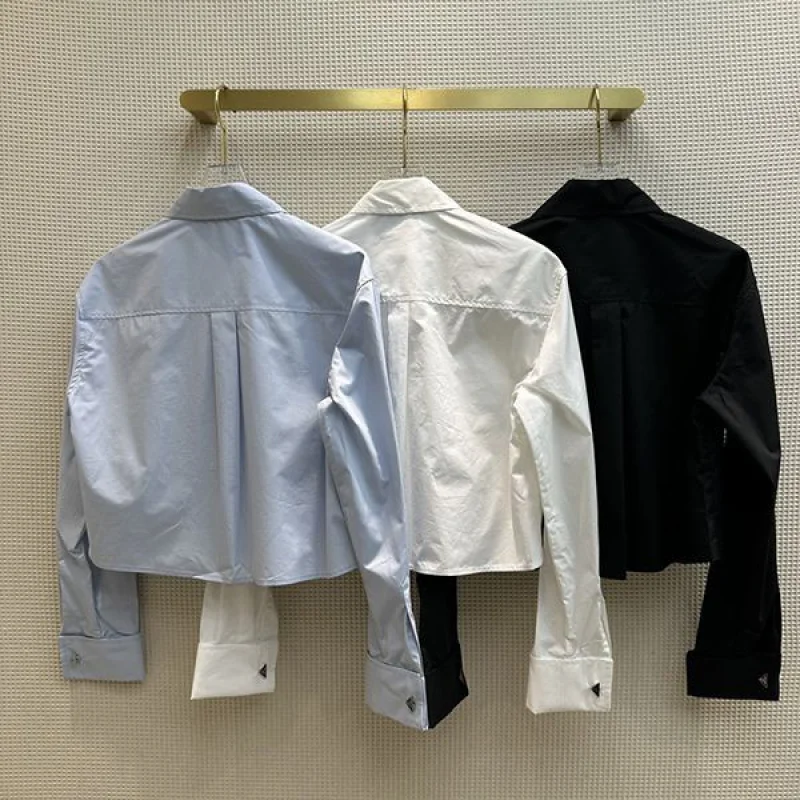お洒落 プラダ Re-Nylon ギャバジン シャツ コピー フード付き puf25389