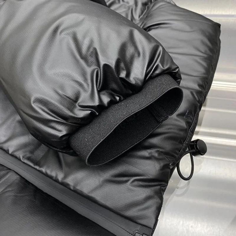 大人気!プラダ クロップド Re Nylon ダウンジャケット コピー puk48275