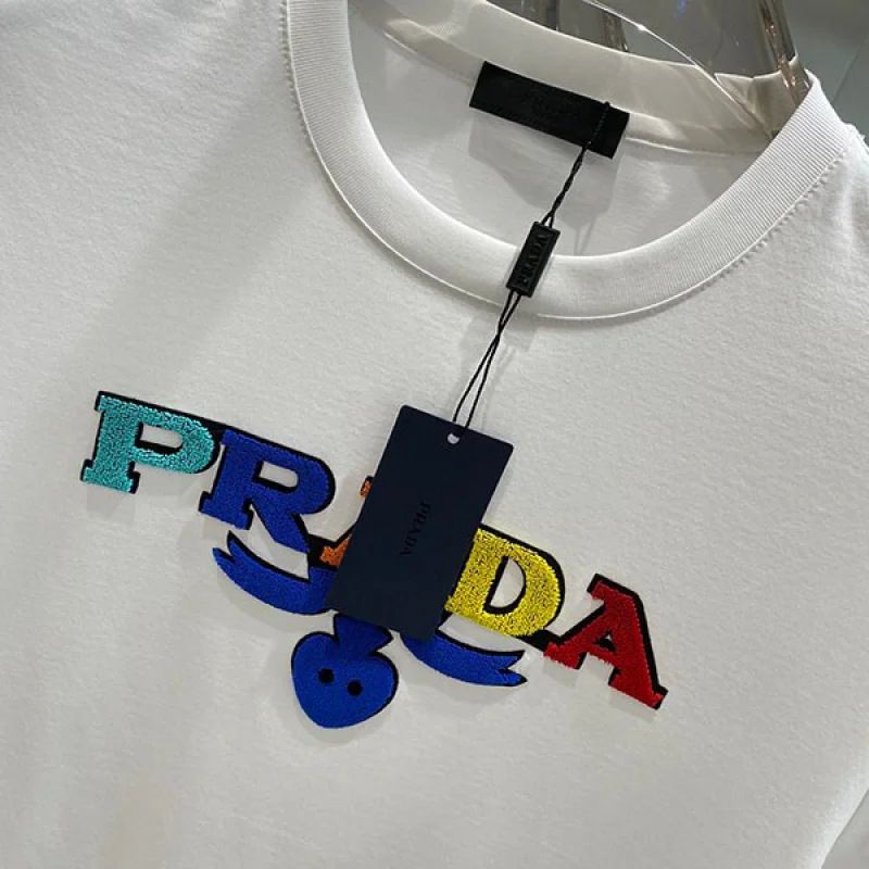 プラダ 偽物 ロゴ刺繍 Tシャツ pup99952