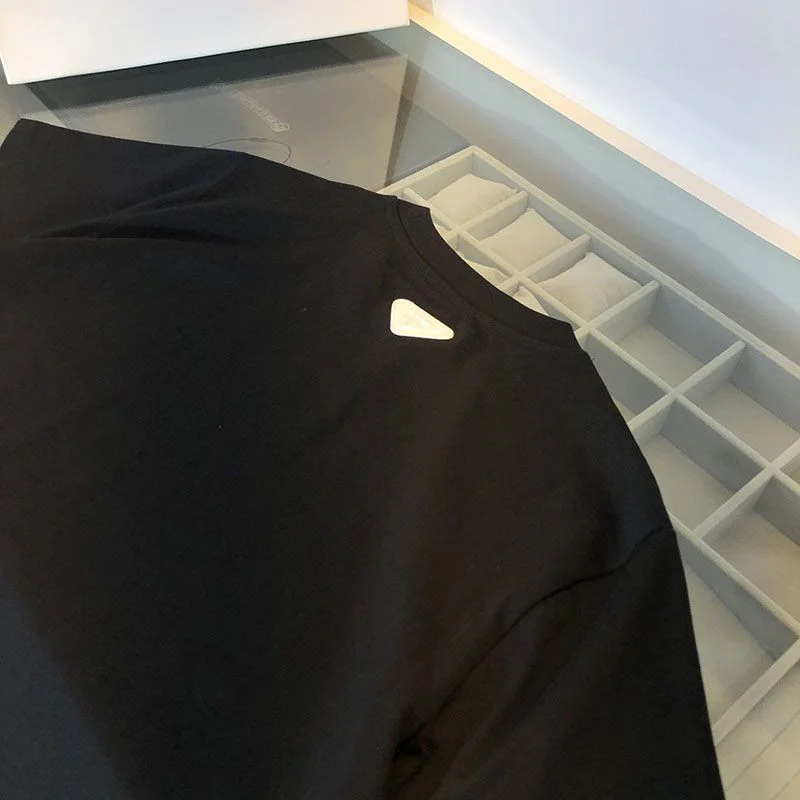 人気急上昇プラダ ロゴ コットンTシャツ 偽物 pur10999