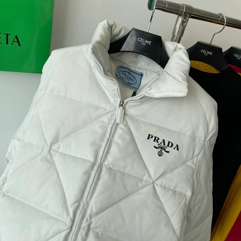 21-22AW★プラダ ダウン コピー アウトレット フード付き ショート ダウン ジャケット pus67976