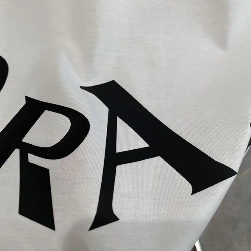 人気急上昇 プラダ☆ロゴ コットンTシャツ スーパーコピー pur38879