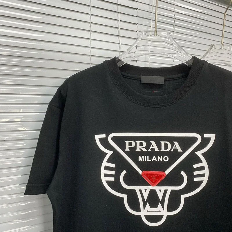世界中で大人気♪プラダ タイガー コットンTシャツ 偽物 2色 puu33769