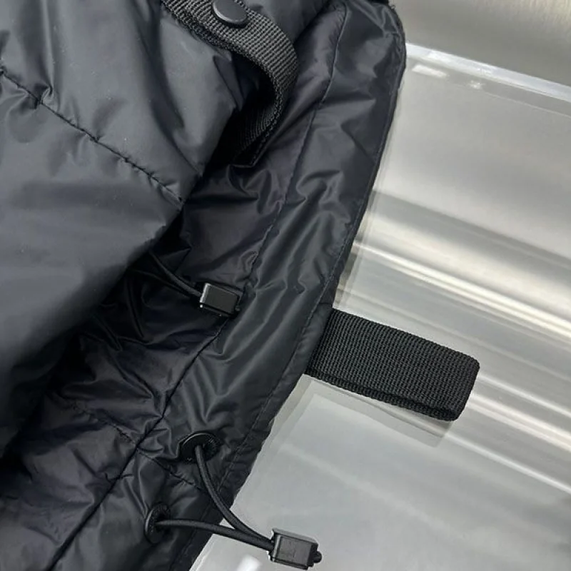 高級ブランド プラダ パデッド Re-Nylon ベスト 偽物 puu70208