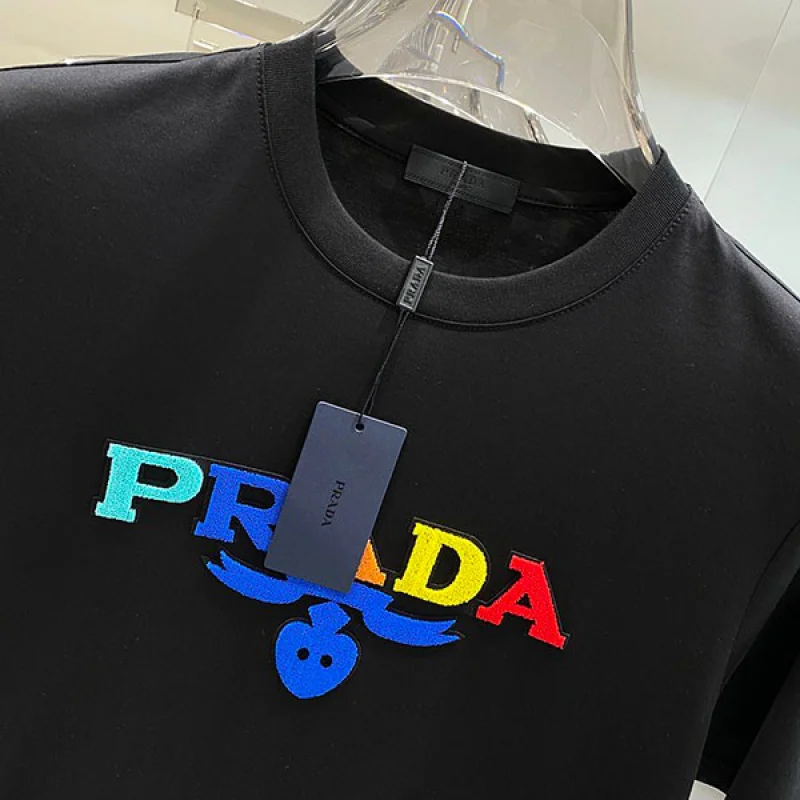 プラダ ロゴ刺繍 Tシャツ 偽物 puv93066
