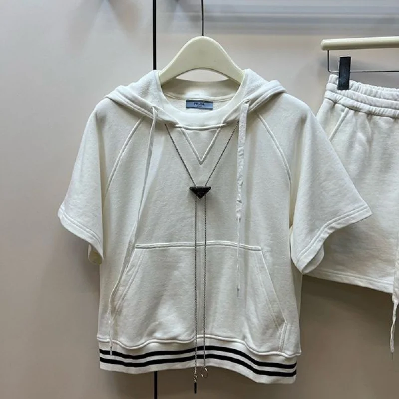 お洒落に♪プラダ ギャバジン ショートパンツ コピー ロゴ 上下セット puw75963